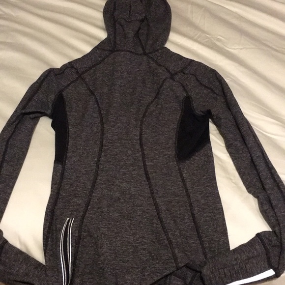 Long sleeve hooded lululemon pullover - Picture 3 of 3